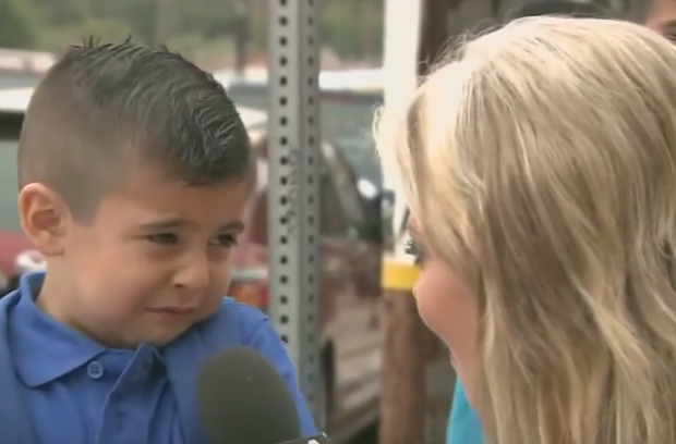 O reporterita a facut un baietel de patru ani sa planga in prima zi de gradinita. Intrebarea care l-a emotionat. VIDEO