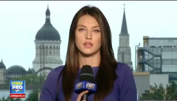 Accident grav in Bistrita Nasaud. Un tanar de 26 de ani a murit in masina condusa de tatal sau, dupa ce s-au izbit de un pod