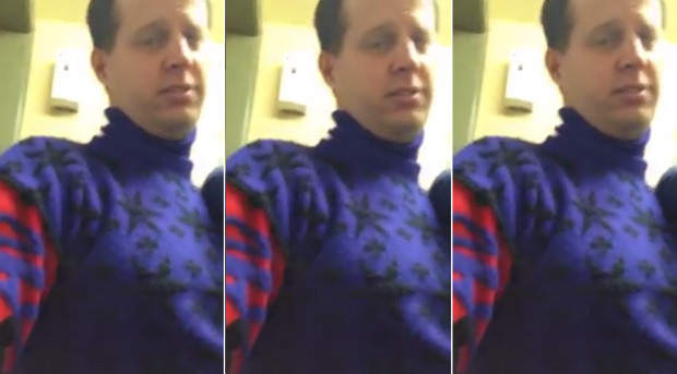 "Arati ingrozitor, trebuie sa te schimbi". Puloverul tatalui sau l-a facut sa planga pe un baietel, in prima zi de scoala