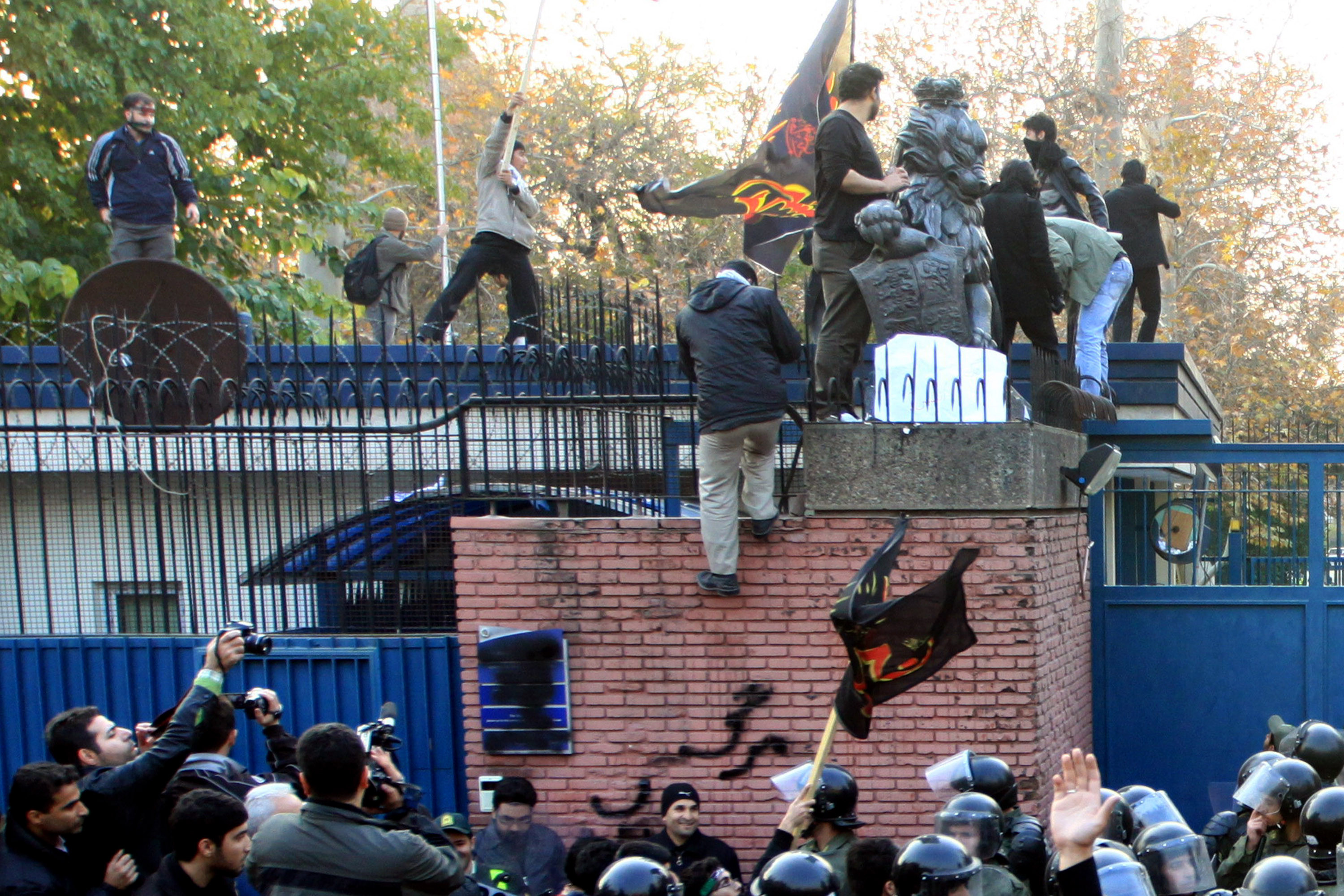 Marea Britanie isi deschide ambasada din Teheran, dupa 4 ani. Surse: ministrul de externe britanic se va deplasa la Iran