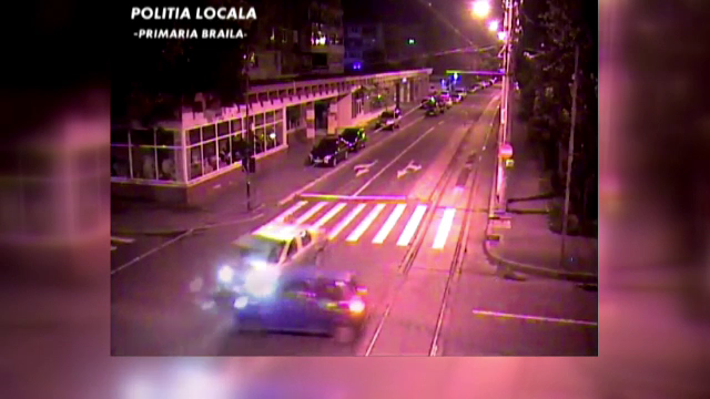 Accident produs de o soferita bauta, surprins de camere. Ce s-a intamplat cand a intrat cu viteza intr-o intersectie