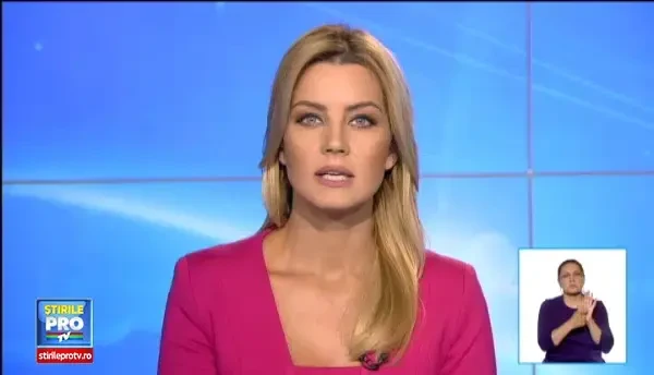 Ploile torentiale au facut prapad intr-un bloc din Arad, aflat in reabilitare termica. Zeci de apartamente au fost inundate