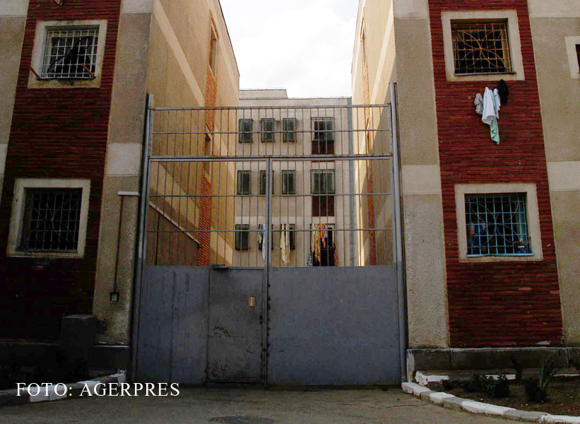 Ancheta in cazul detinutilor israelieni de la Rahova care nu primesc mancare cuser. Avocatul acuza "perchezitii la frigider"