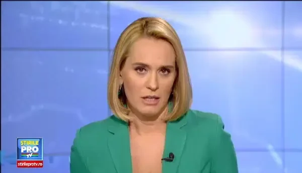 Inmormantare grandioasa a unui mafiot, in centrul Romei. Rolls-Royce pe post de dric si petale aruncate din elicopter