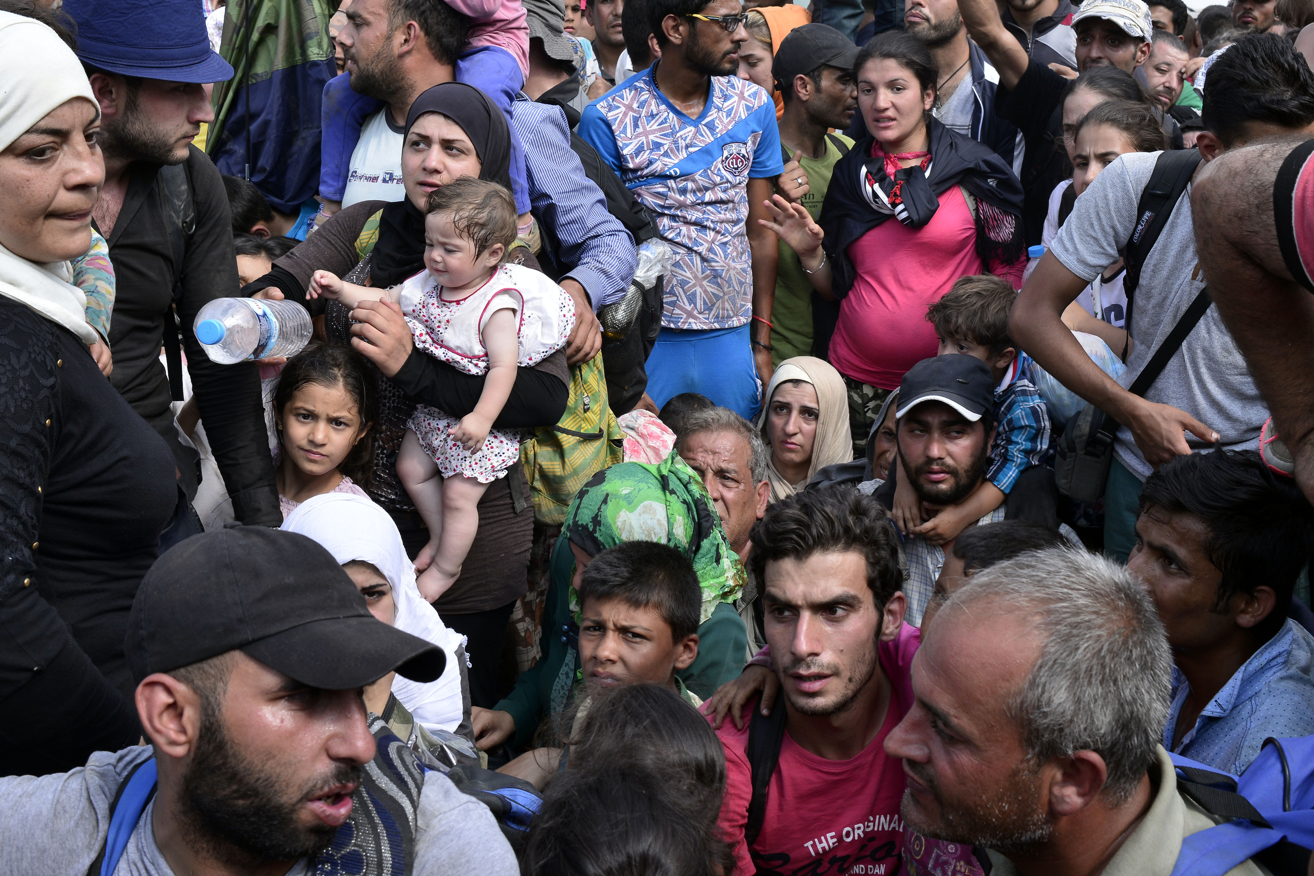 Spatiul Schengen e in pericol. Ministrul german de Interne: Am putea suspenda acordul de libera circulatie din cauza crizei