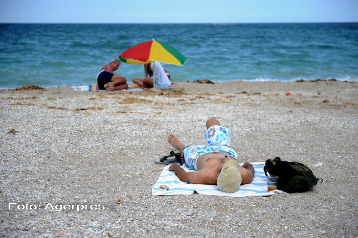 Descoperiri macabre pe litoral. Cadavrele a doi barbati au fost aduse la tarm, in statiunile Costinesti si Olimp