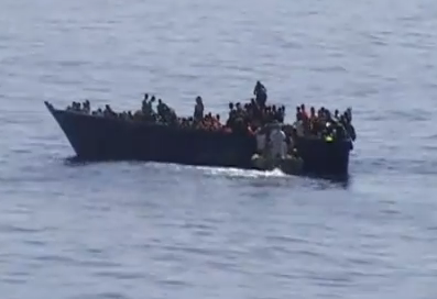 3.000 de imigranti, blocati in Marea Mediterana. Paza de coasta italiana intervine dupa primirea unor mesaje SOS