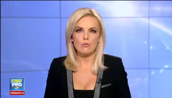 Au ignorat avertizarea si au intrat cu camionul intr-un pod mai mic de inaltime. Accidentul a fost surprins de camere