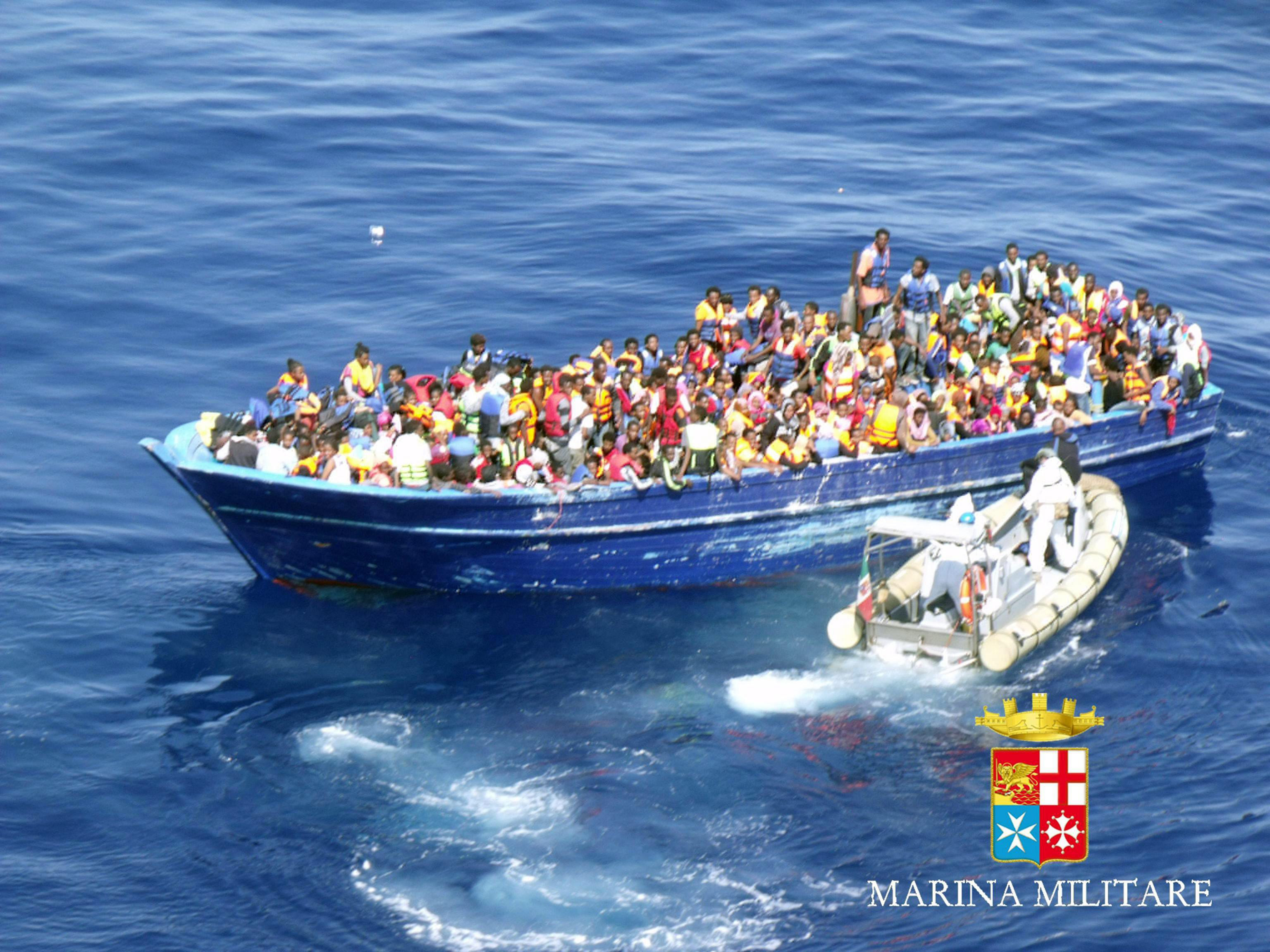 Peste 4.000 de imigranti, salvati din Mediterana in ultimele 24 de ore. Imagini de la operatiunea pazei de coasta din Italia