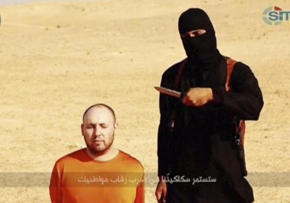 Statul Islamic a dezvaluit imagini cu "Jihadi John", in care apare fara masca. Cum a fost surprins inainte sa fie ucis