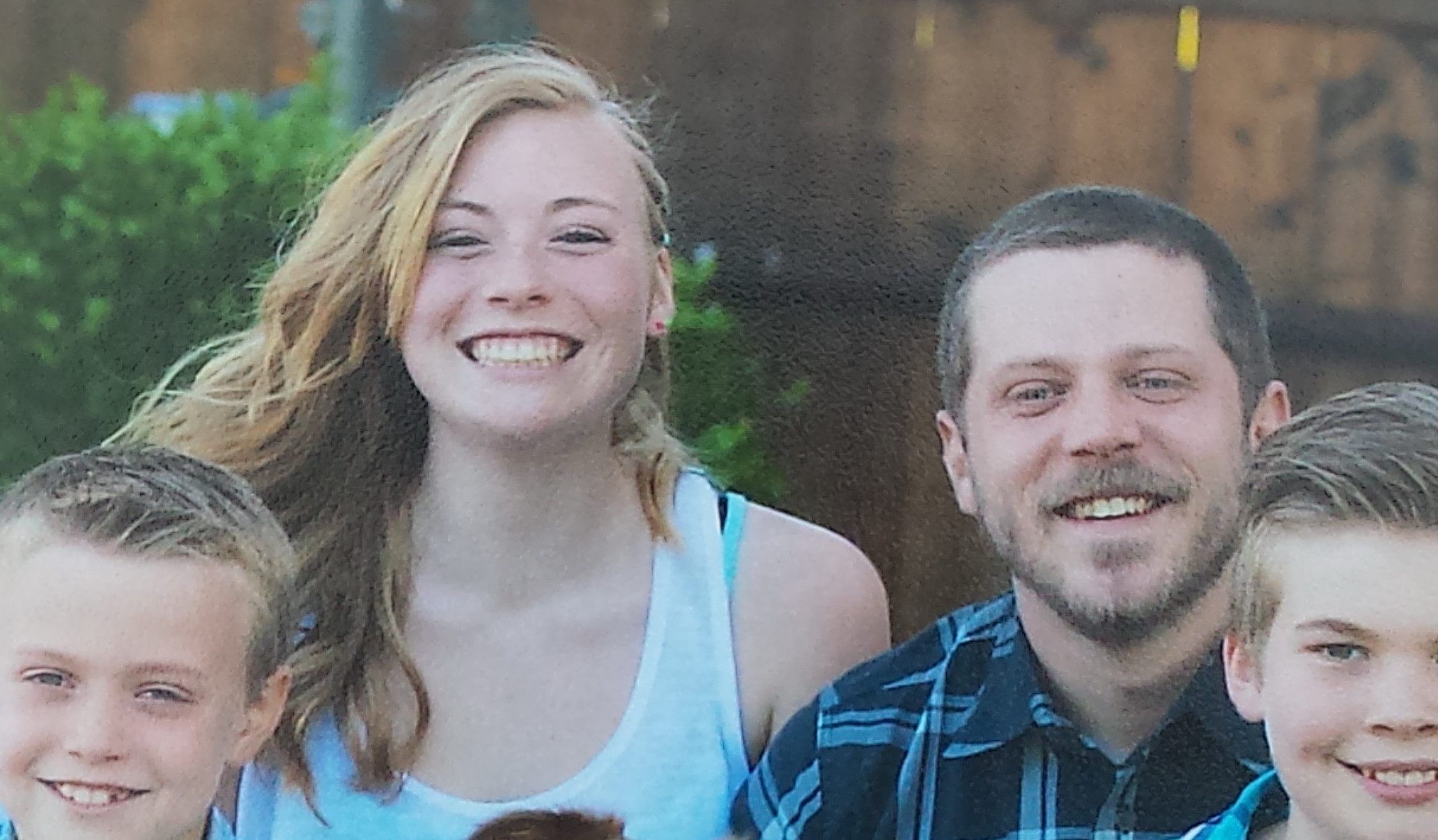 Detaliul care a stricat poza perfecta de familie. Ce apare mai jos, in imagine. FOTO