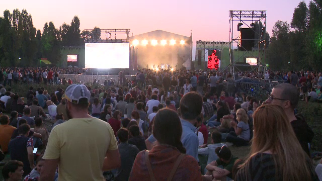 Nouvelle Vague si De Phazz au facut spectacol in Herastrau, la Bucharest GreenSounds. Ce au vazut spectatorii pe scena