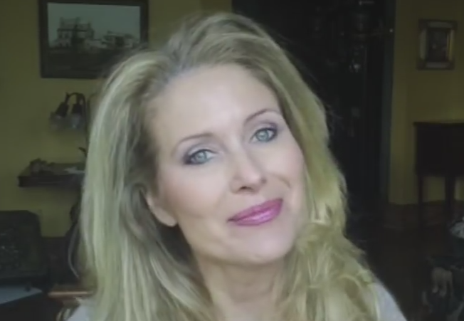 La 60 de ani a devenit vedeta pe Youtube. Motivul pentru milioane de oameni din toata lumea o urmaresc zi de zi