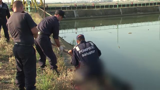 Barbatul care a sunat la 112 si a anuntat ca se sinucide a fost gasit, dupa 6 zile, in lac. Rudele spun ca era deprimat