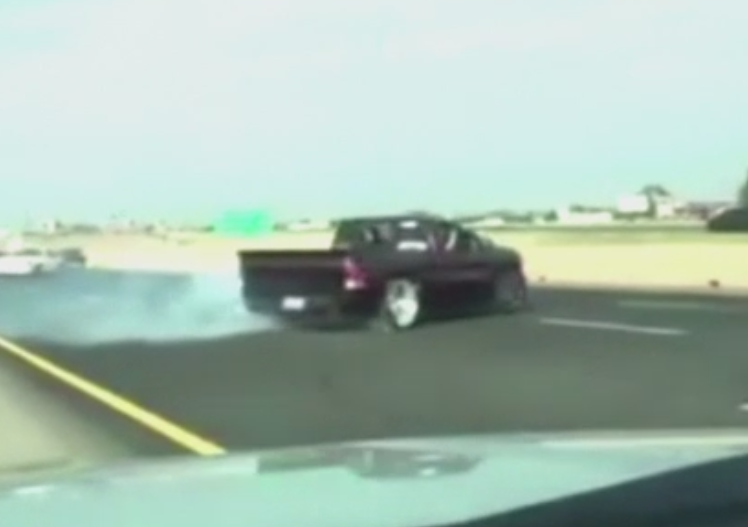 Inconstientii la volan nu cunosc frontiere. Urmarire incredibila pe o autostrada, dupa o manevra a unei soferite din Utah