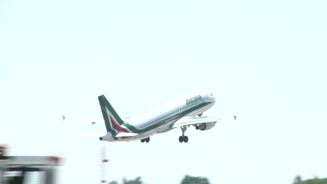 Programul gratuit care te scapa de frica de zbor in sase saptamani. 1 din 6 romani sufera de aerofobie