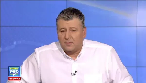 Scandal intr-o familie din Pitesti. Un barbat si-a injunghiat sotia, sora si cumnatul dupa ce fiul sau a fost urecheat