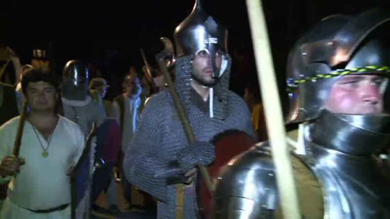 Festival medieval la Sibiu. Strazile orasului au fost invadate de cavaleri in armura si printese