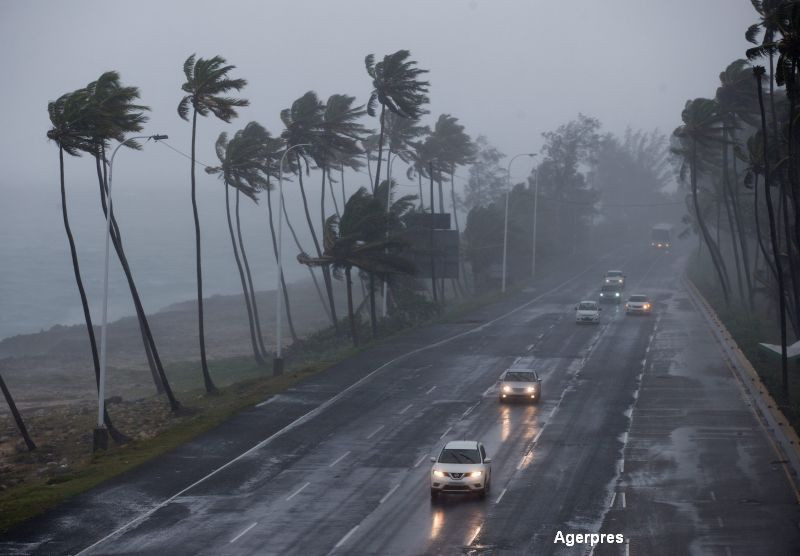 Furtuna Erika a facut prapad in insula Dominica. "Pagubele s-ar putea sa arunce procesul de dezvoltare cu 20 de ani in urma"