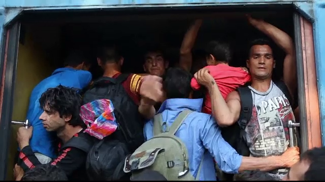 Drama imigrantilor, afacere profitabila pentru traficanti. Ce sume impresionante cer pentru a-i duce pe "taramul fagaduintei"