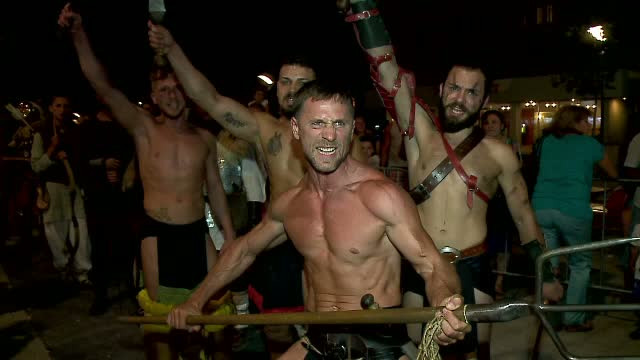 Festivalul Antic Tomis. Lectie de istorie pe litoral: "Soldatii" daci si romani au defilat pe faleza statiunii Mamaia