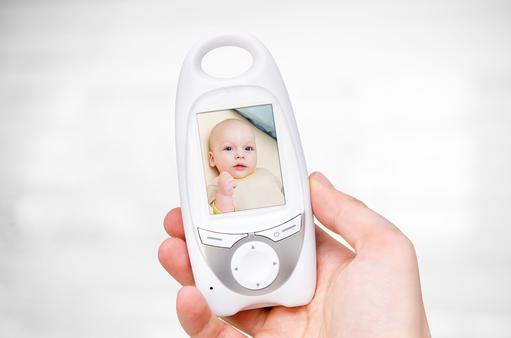 Experienta traumatizanta pentru doi parinti din SUA. Ce s-a intamplat dupa ce au instalat un monitor in camera copilului