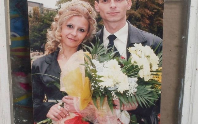 Tanara divortata cu tripleti si gemeni
