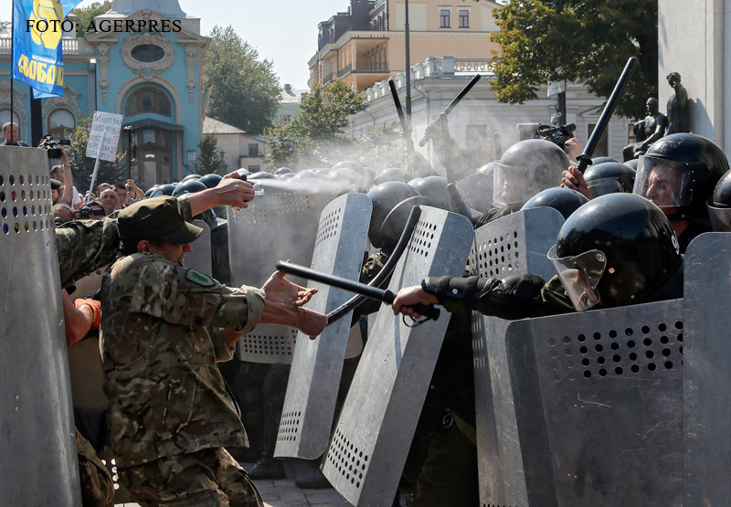 Un lider al separatistilor din Donetk anunta "sfarsitul ostilitatilor" in estul Ucrainei