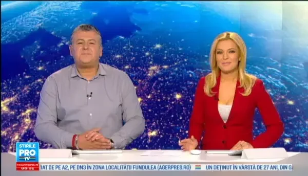 O cantareata celebra din Grecia, numita ministru al Turismului. A sustinut un concert la o zi dupa numirea in functie