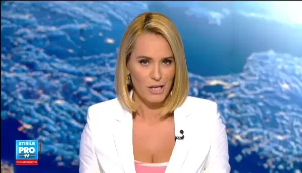 Joc adorabil intre un baietel si un pui de gorila, la o gradina zoologica din Statele Unite. Cum s-au distrat cei doi. VIDEO