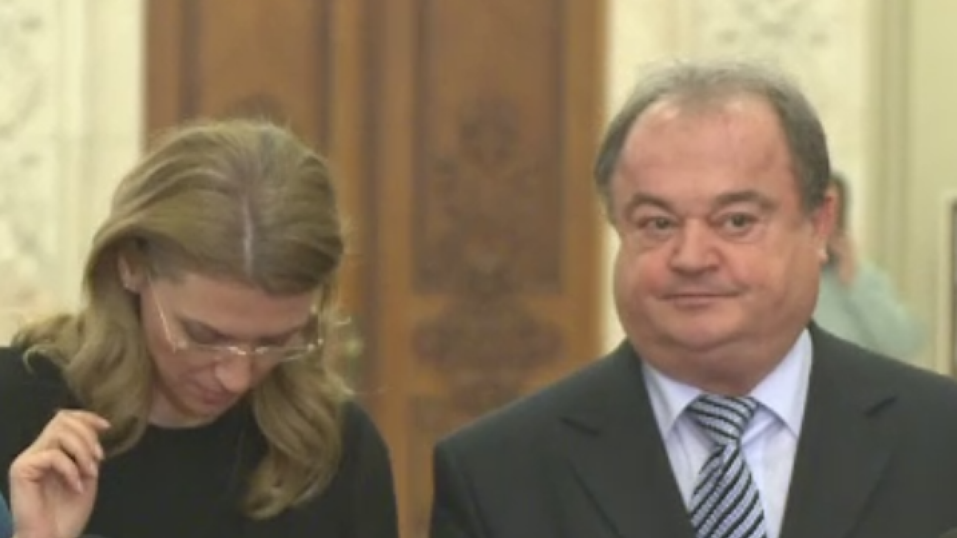 Senatorii si deputatii s-au intors la lucru dupa doua luni de concediu. Cand planuiesc liberalii sa "dea jos guvernul Ponta"