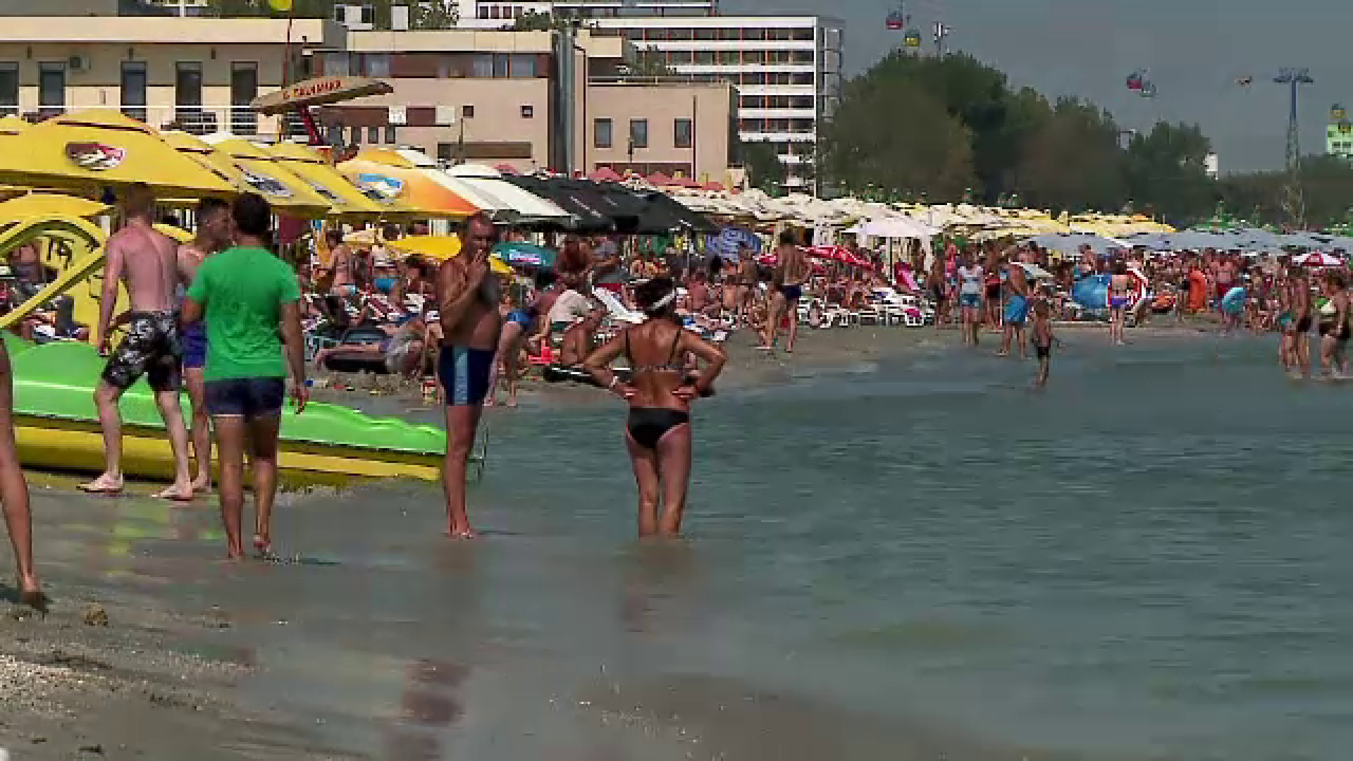 O saptamana la un hotel de 4 stele din Mamaia costa acum cat un weekend in iulie. Oferta pe litoral in prima zi de toamna