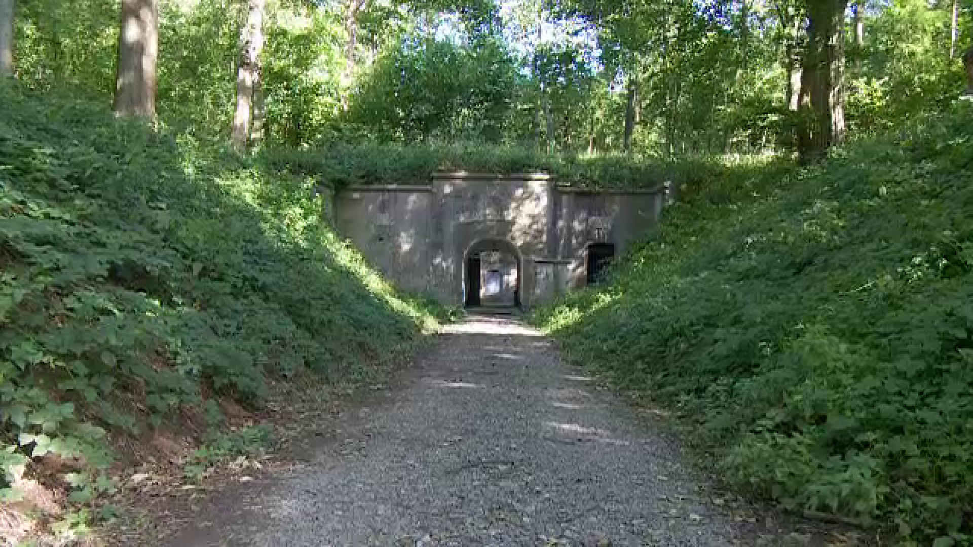 O fortificatie din Belgia, din secolul XIX, scoasa la vanzare cu 1 mil. euro. Ce mai cuprinde oferta agentiei imobiliare