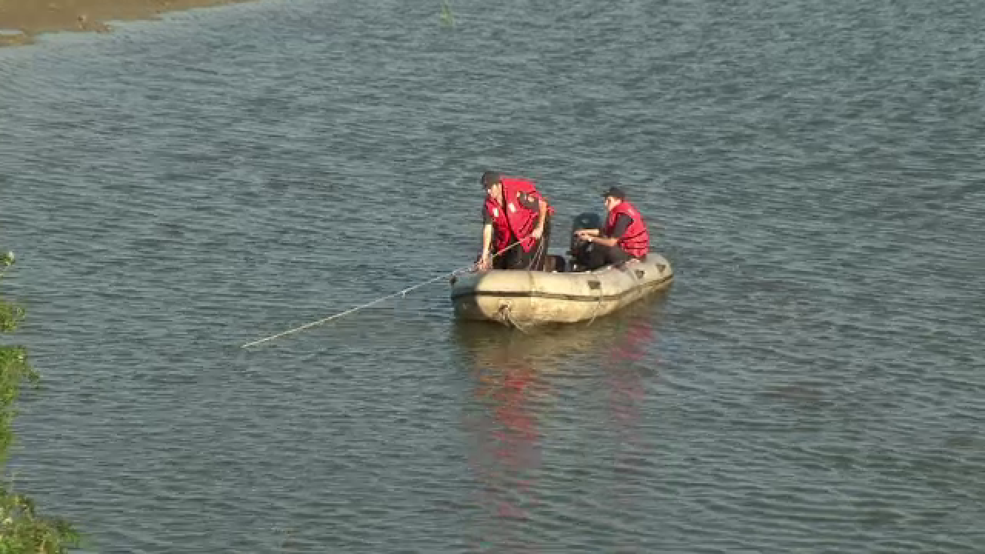 Doua persoane sunt cautate de pompieri in raul Siret dupa ce au fost date disparute si se presupune ca s-au inecat