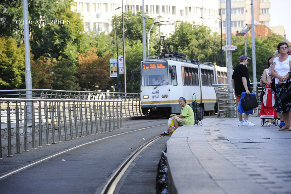 Impotriva blatistilor, RATB trimite politistii in autobuze si tramvaie. Cand vor incepe controalele