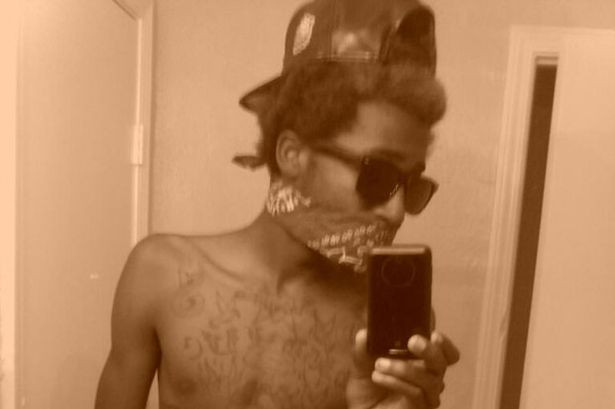 A vrut sa isi faca un selfie, dar si-a luat singur viata. Ce tinea tanarul in mana in momentul tragediei