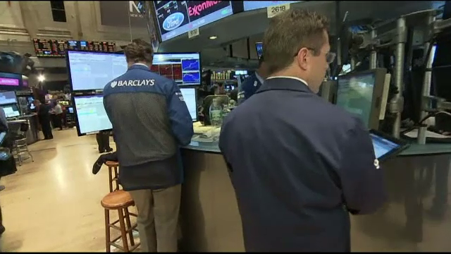 Piața bursieră americană s-a prăbușit cu 2.000 de miliarde de dolari într-o zi, după o postare a lui Donald Trump despre taxe