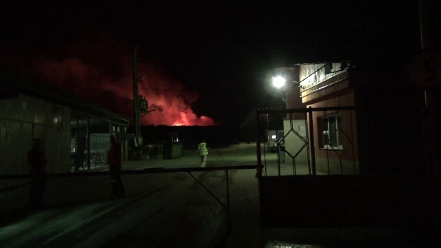 Incendiu la o groapa de gunoi din Baia Mare. Motivul pentru care anchetatorii cred ca focul a fost pus intentionat