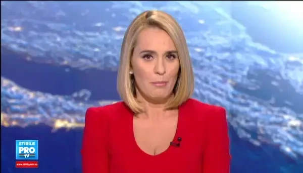 Imagini DRAMATICE surprinse pe litoral. Un tanar luat de curentii puternici, scos din apa in ultima clipa de salvamari