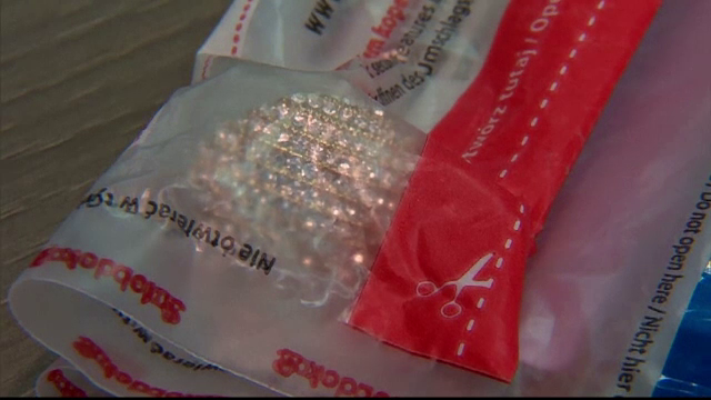 Norocoasa milionara. Paris Hilton si-a recuperat un inel cu diamante pe care il pierduse pe aeroport