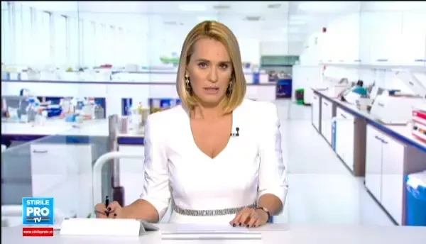 Cercetatorul german de origine romana Stefan Hell, laureat cu premiul Nobel pentru chimie, decorat de presedintele Iohannis