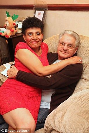 Sunt logoditi de 41 de ani si au deja 14 nepoti, dar inca nu s-au casatorit. Motivul pentru care cuplul nu a ajuns la altar