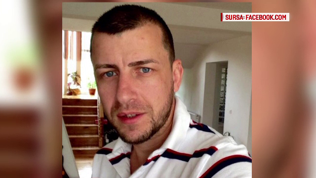 S-a intors din vacanta si si-a gasit colegul de apartament mort. Politistii nu exclud varianta unei crime