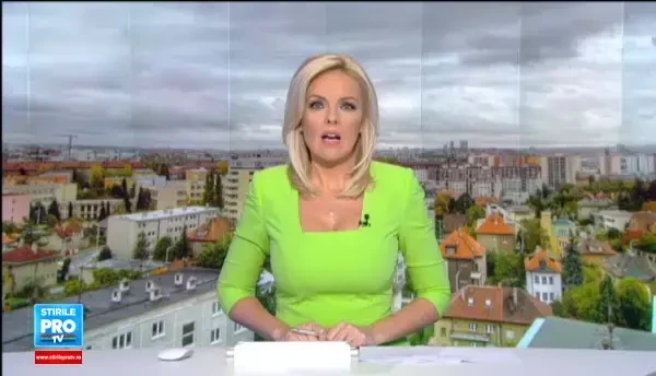 Vijeliile au facut prapad in Bistrita. Acoperisul unui bloc a fost smuls si aruncat la 20 de metri distanta