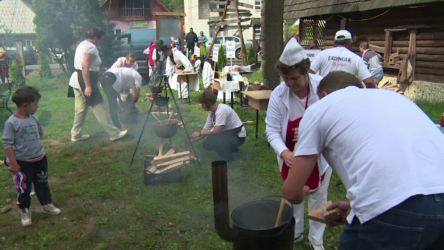 Concurs de gatit al bucatarilor din Apuseni, la Albac. Secretele dezvaluite de cativa concurenti