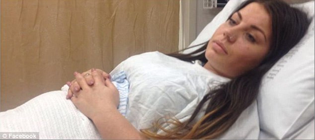 Cursa de groaza pentru o tanara care a apelat la serviciile Uber. Soferul a batut-o brutal pentru ca vorbea la telefon. FOTO