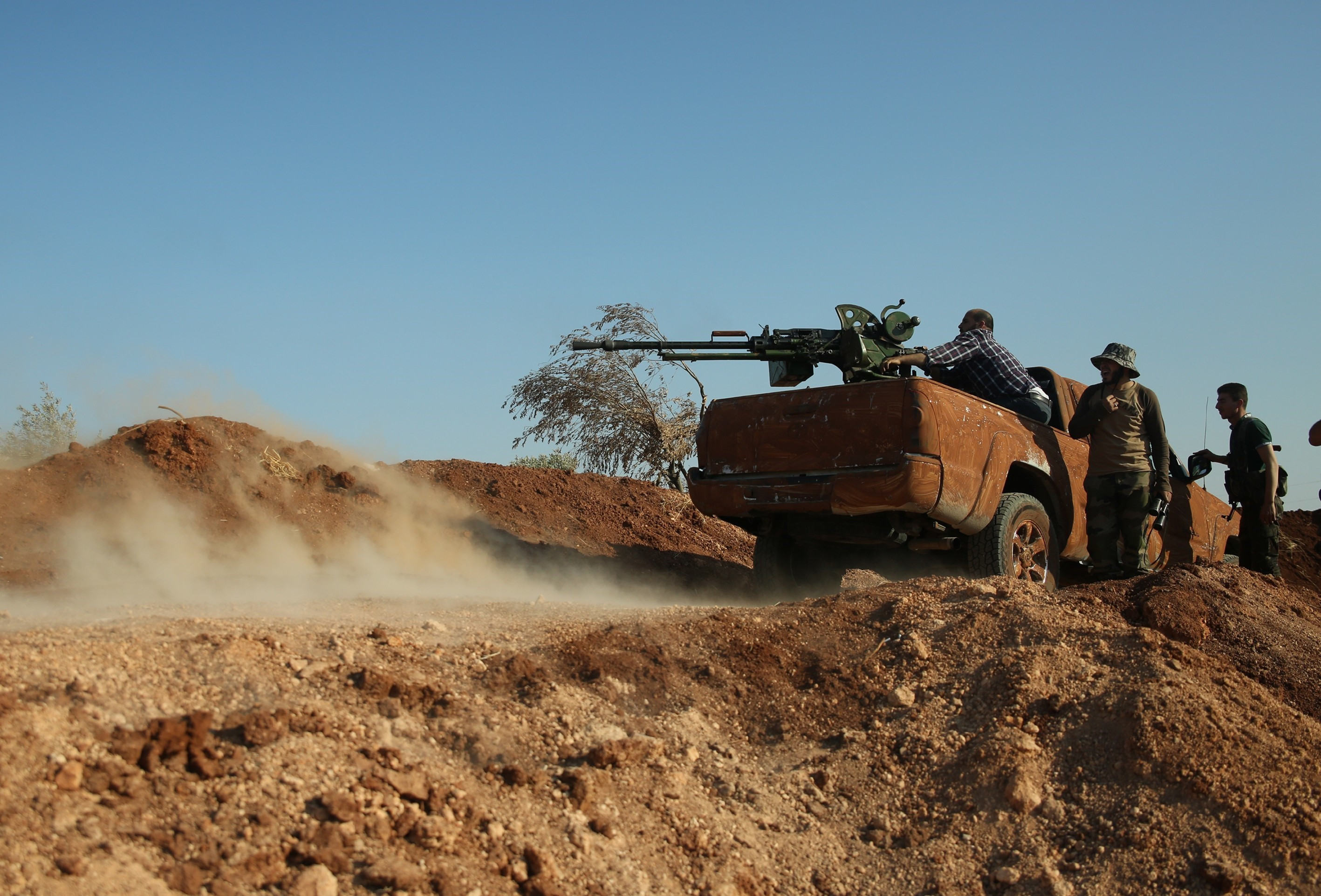 Rusia recunoaste ca livreaza arme Siriei, "in vederea combaterii terorismului". Putin il sprijina pe Bashar al-Assad