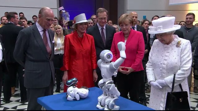 Regina Elisabeta a II-a preia recordul de longevitate pe tronul britanic. Cati premieri a schimbat in 63 de ani de domnie