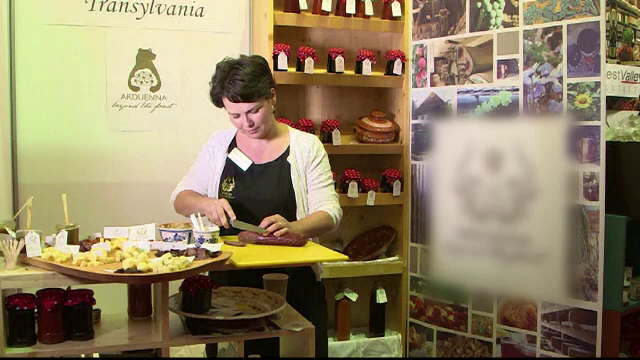 Salamul de urs facut in Romania, vedeta unui targ de mancaruri fine din Londra. Ce explicatii au cerut vizitatorii