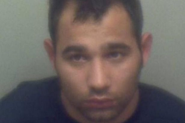 Roman condamnat la 6 ani si jumatate in UK, dupa ce a atacat doua tinere in aceeasi noapte. Barbatul avea antecedente